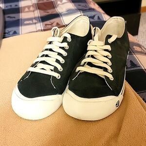 Keen men's casual shoes suede